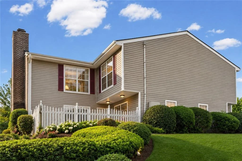 549 Summit Lane SW