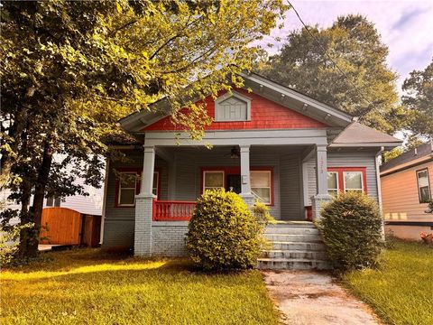 Photo of 1373 Lucile Avenue SW, Atlanta, GA 30310 (MLS # 7670229)