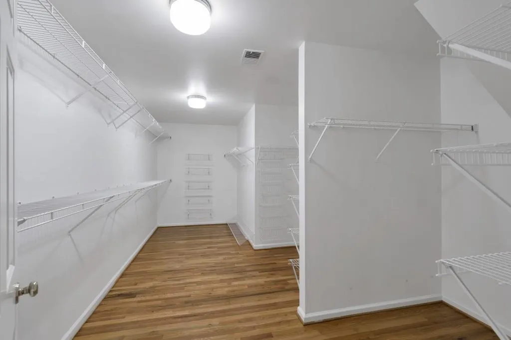 Brookhaven, Georgia 30319, United States, 3 Bedrooms Bedrooms, ,3 BathroomsBathrooms,Residential,Active,130978