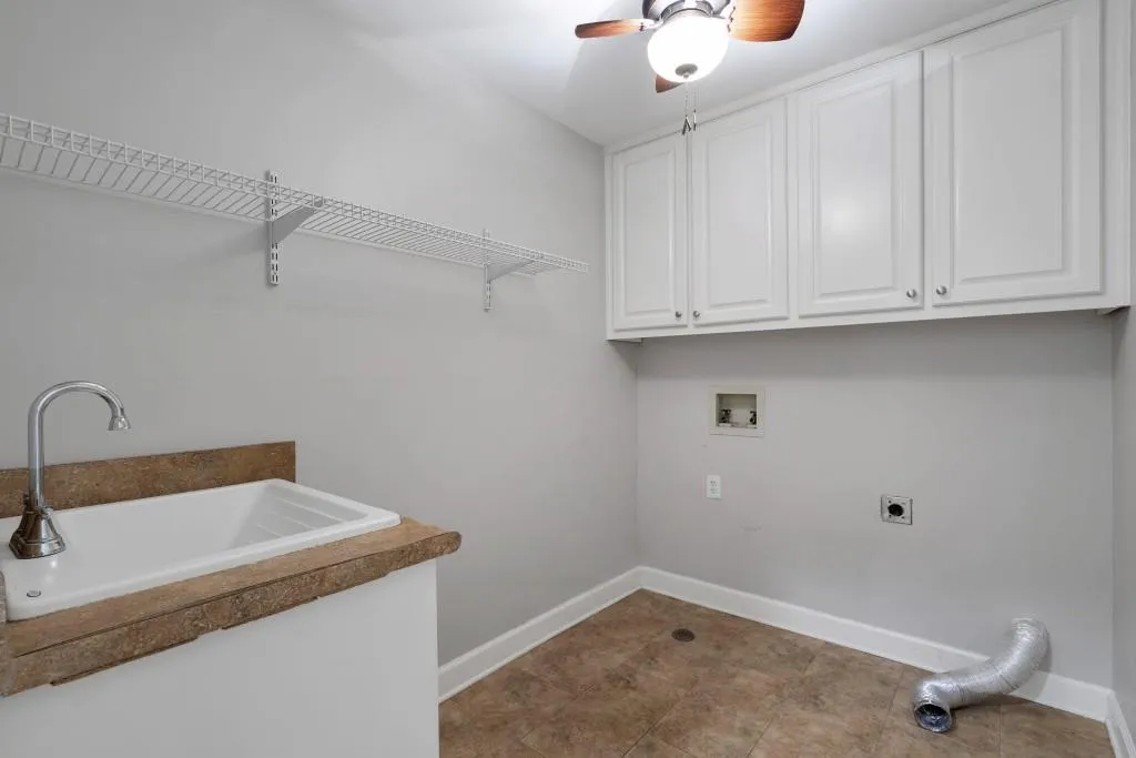 Brookhaven, Georgia 30319, United States, 3 Bedrooms Bedrooms, ,3 BathroomsBathrooms,Residential,Active,130978