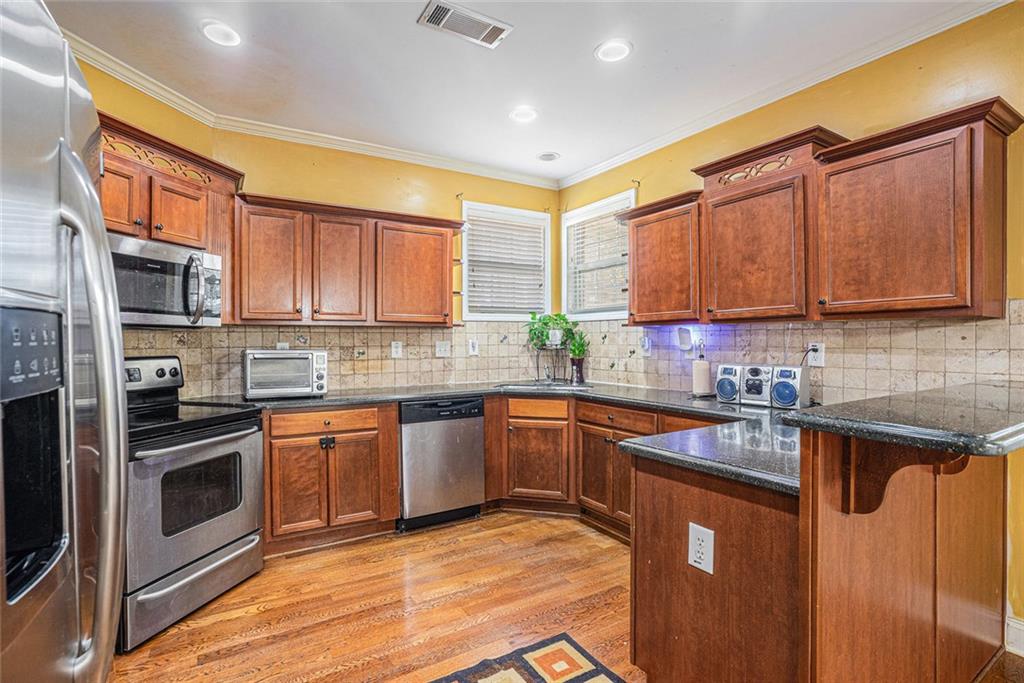 MAGNOLIA MANOR - Residential