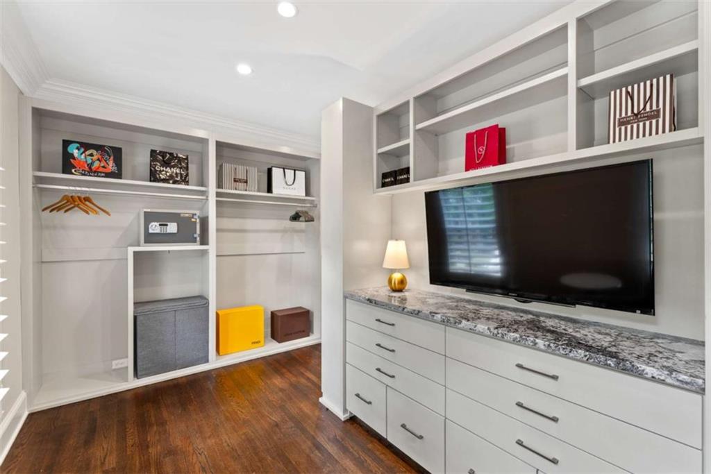 Farmbrook - Residential