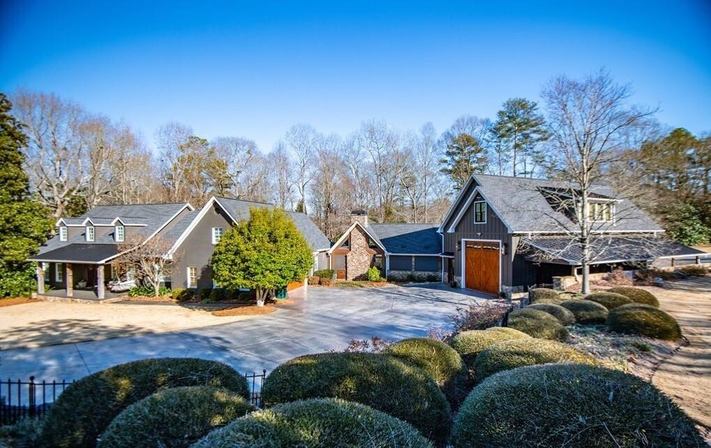 202 Hickory Chase