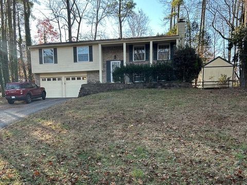 Photo of 1733 Ellenwood Drive NE, Roswell, GA 30075 (MLS # 7692811)