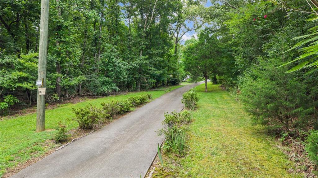 552 Old Bells Ferry Road NE