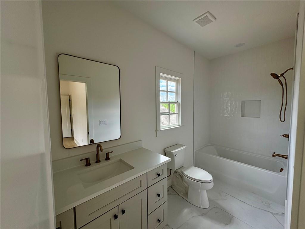 5753 Brendlynn Drive, Suwanee, Georgia image 26