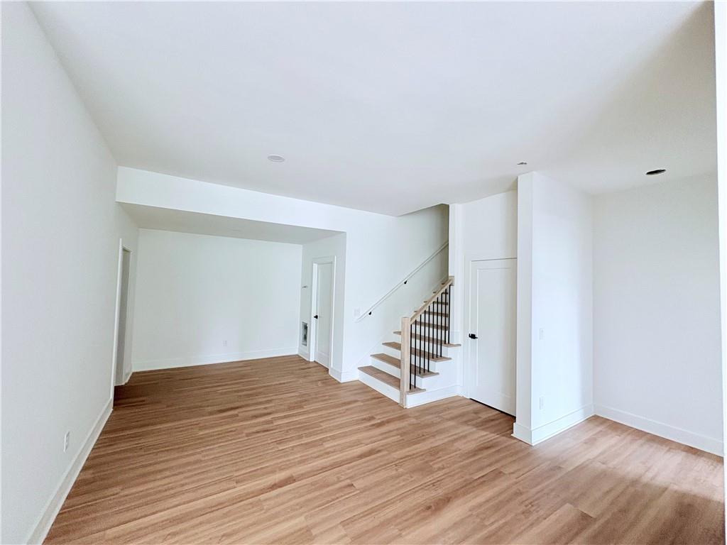 5753 Brendlynn Drive, Suwanee, Georgia image 32