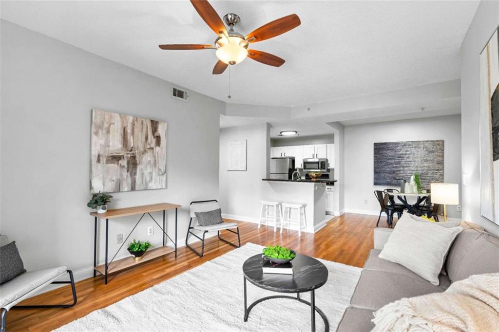 1075 Peachtree Walk A-307