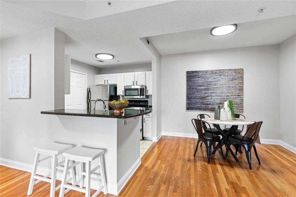 1075 Peachtree Walk A-307