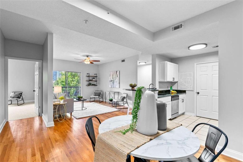 1075 Peachtree Walk A-307