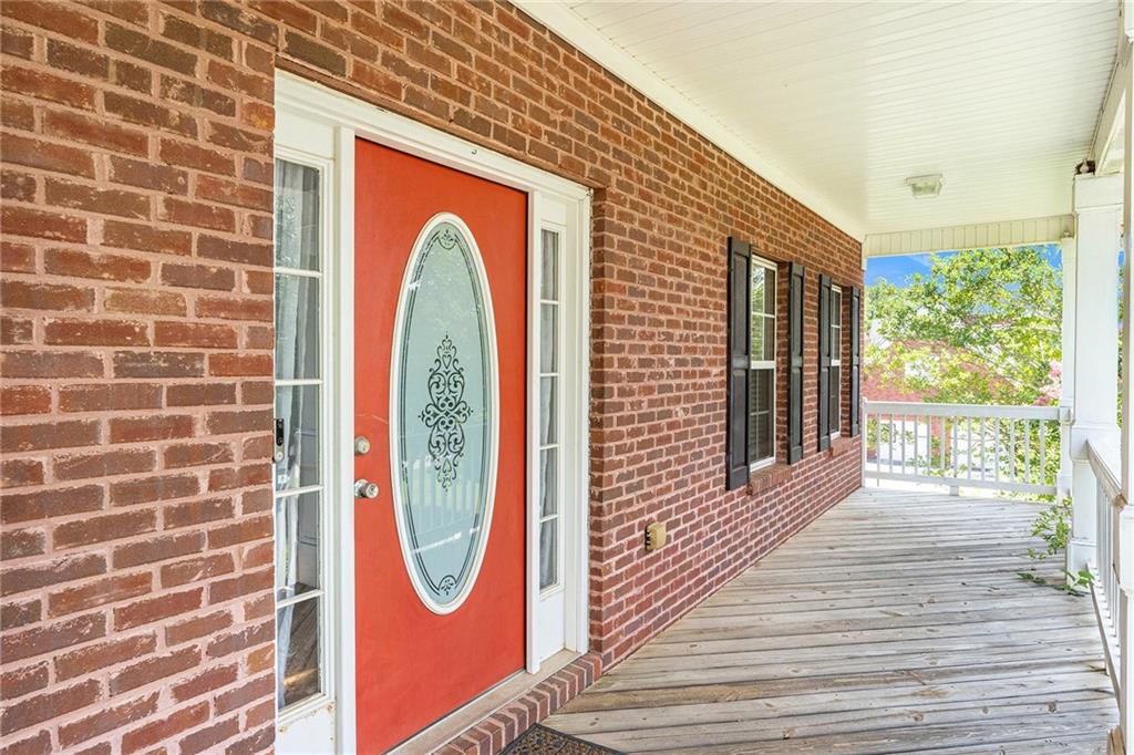 284 Valley Way