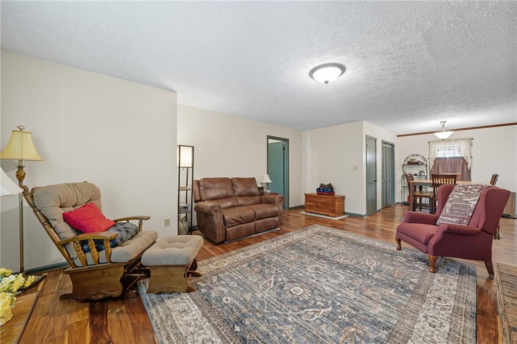 12 Indian River Road SE