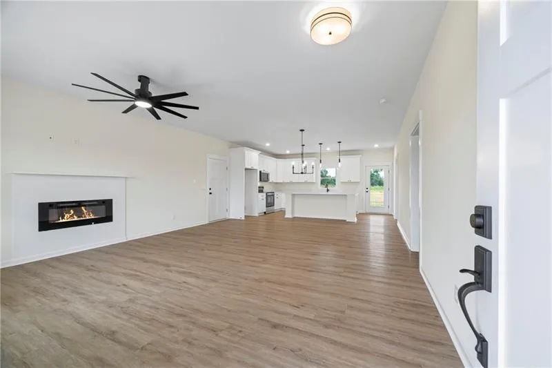 Toccoa, Georgia 30577, United States, 3 Bedrooms Bedrooms, ,2 BathroomsBathrooms,Residential,Active,8361