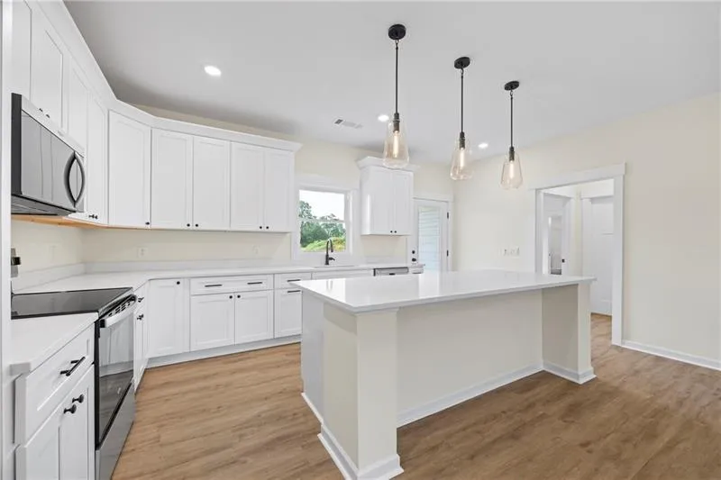 Toccoa, Georgia 30577, United States, 3 Bedrooms Bedrooms, ,2 BathroomsBathrooms,Residential,Active,8361