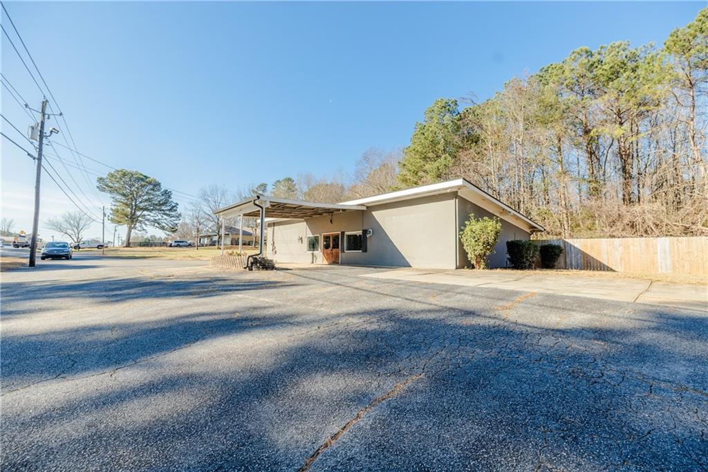 1575 Dahlonega Highway