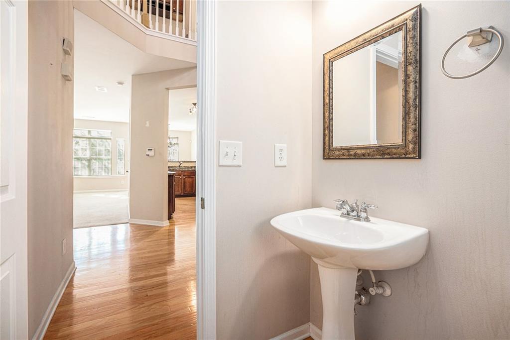 OLDE PEACHTREE TOWNHOMES - Residential