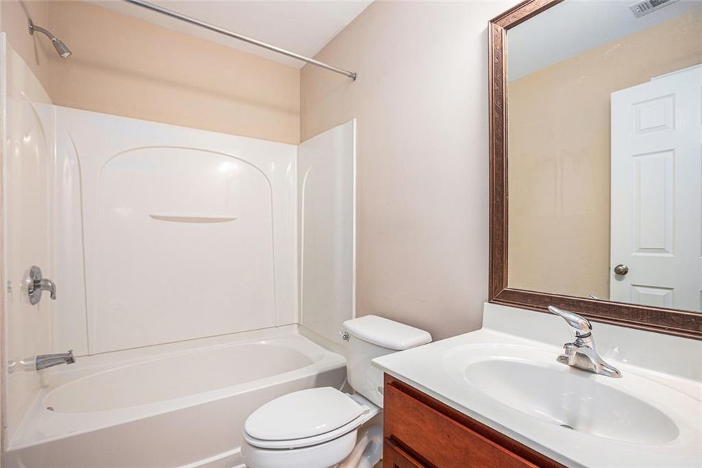 OLDE PEACHTREE TOWNHOMES - Residential