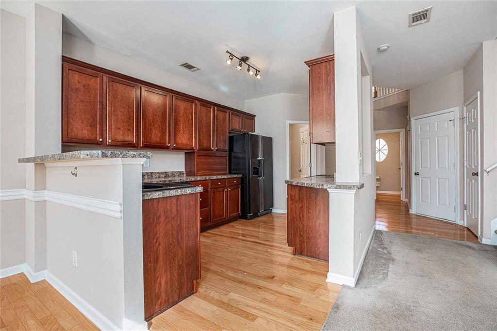 OLDE PEACHTREE TOWNHOMES - Residential