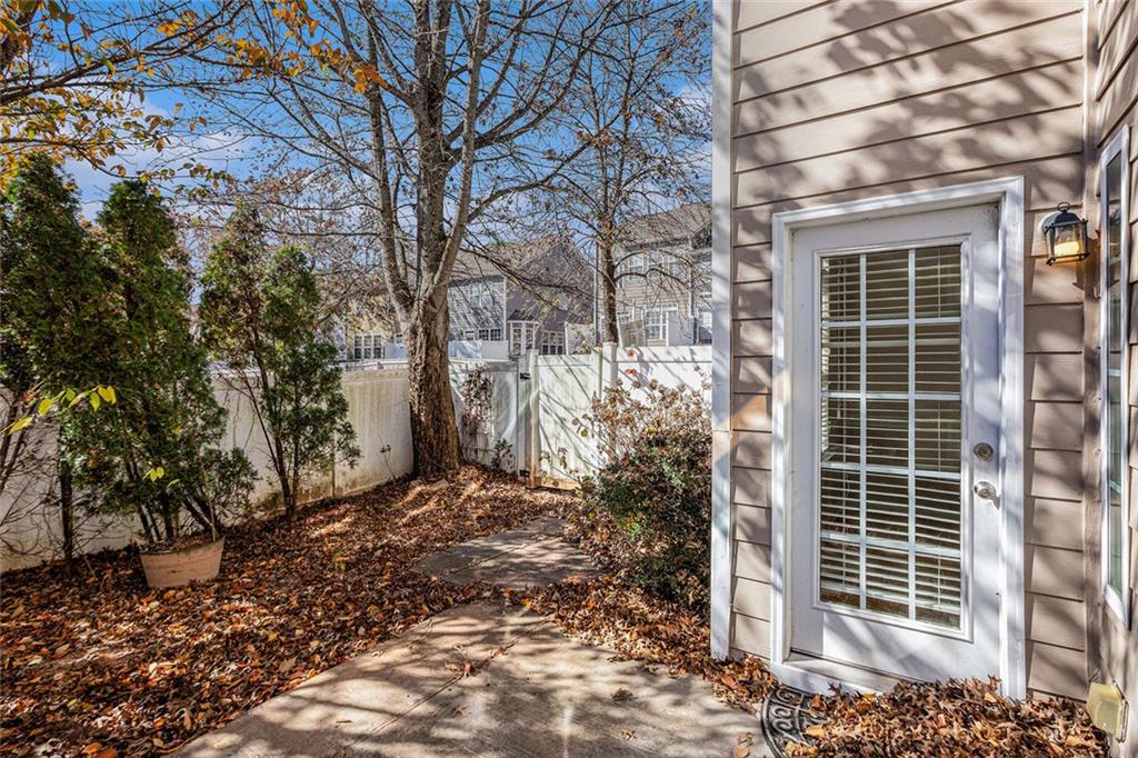 OLDE PEACHTREE TOWNHOMES - Residential