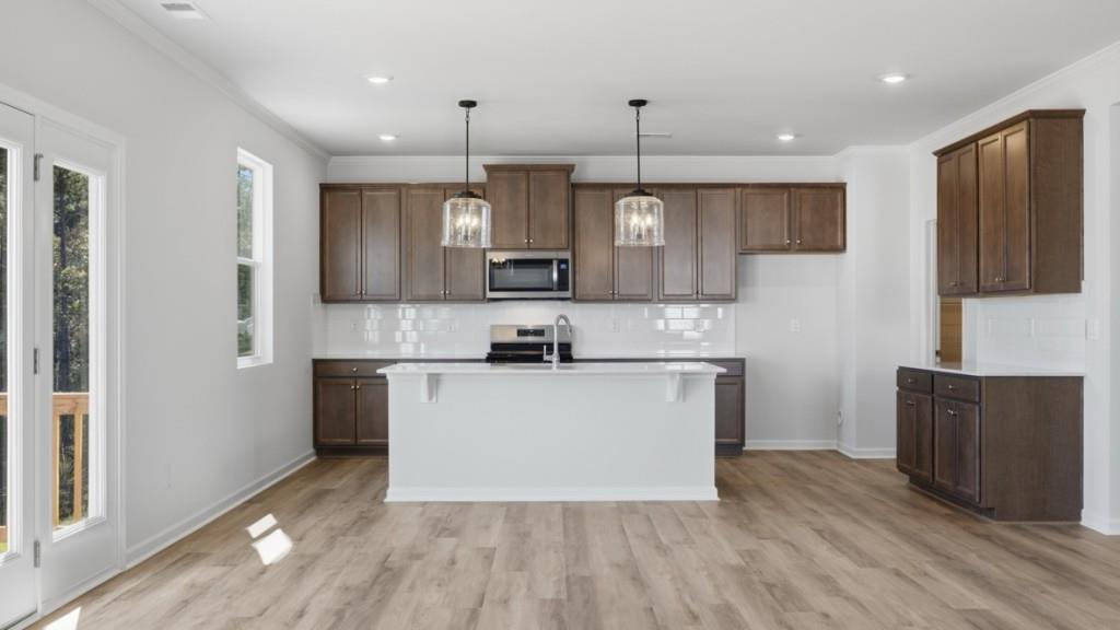 805 Shoreview Trail