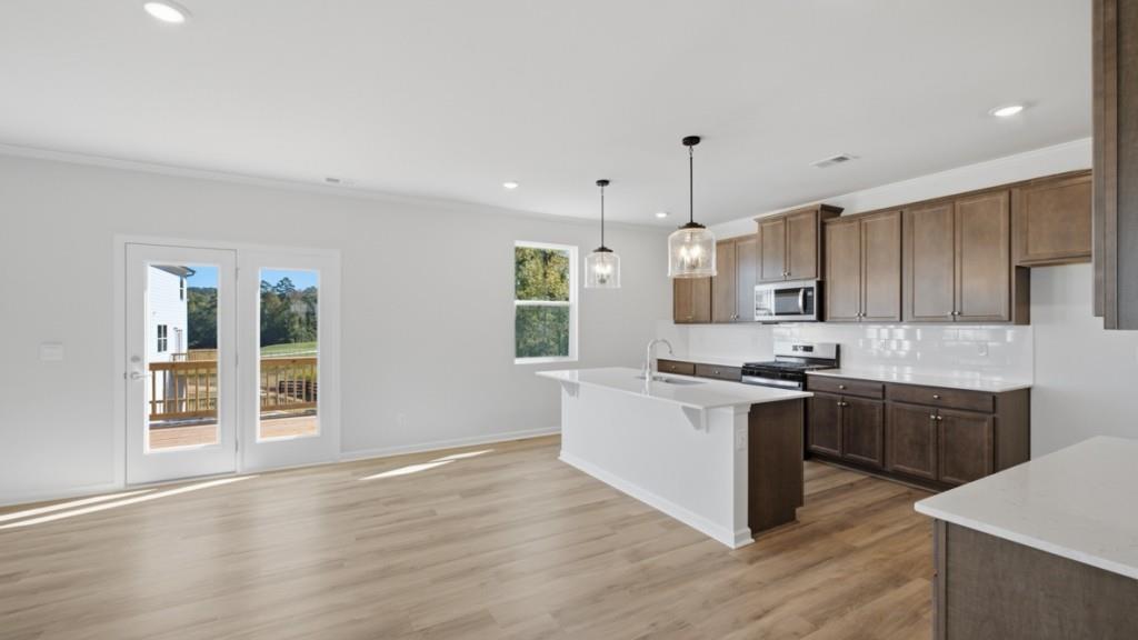 805 Shoreview Trail