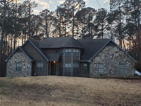 Homes For Sale - 240 Oak Leaf Drive<br/> Stockbridge, GA 30281