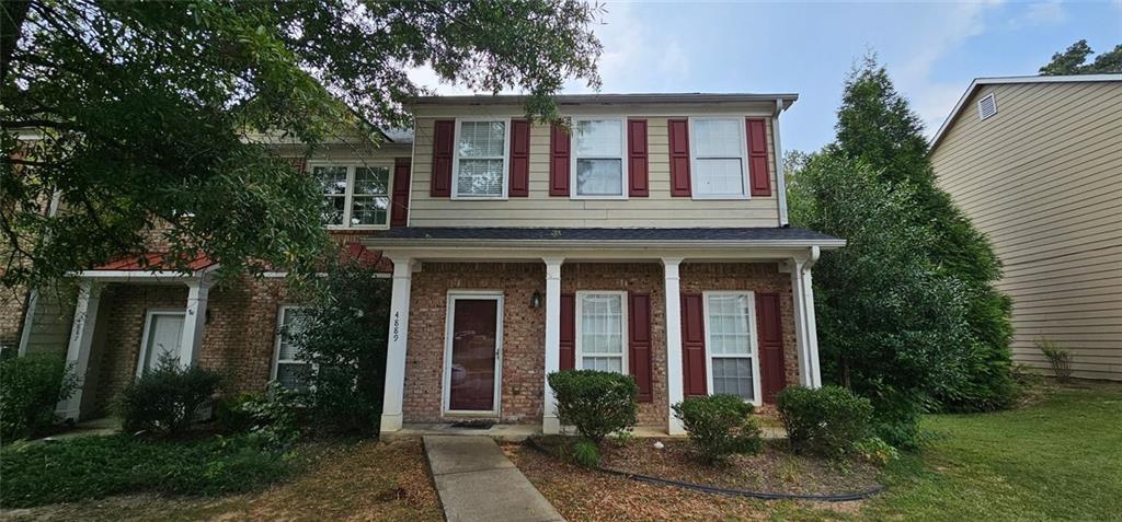 Welcome home to this charming 3-bedroom, 2.5-bath townhouse in the well-established Robinson Square subdivision. Built in 2003, this home offers approximately 1,672 square feet of living space. A welcoming front porch leads into a spacious living room with a cozy fireplace, perfect for relaxing evenings. The kitchen features a breakfast bar and laminate countertops, and flows into a dining area. Behind the kitchen you’ll find a covered rear porch—ideal for morning coffee or outdoor entertaining.
Upstairs includes a roomy primary suite with a large closet and private bathroom, plus two additional bedrooms that share a well-appointed full bathroom. Upstairs bedrooms have good proportions and plenty of natural light. Laundry is conveniently located.
Additional features include central heating and cooling, ceiling fans, public utilities, and assigned parking. HOA maintains landscaping and grounds to ease upkeep. Located minutes from I-75, downtown Acworth, and Lake Allatoona, this home combines comfort, convenience, and community.