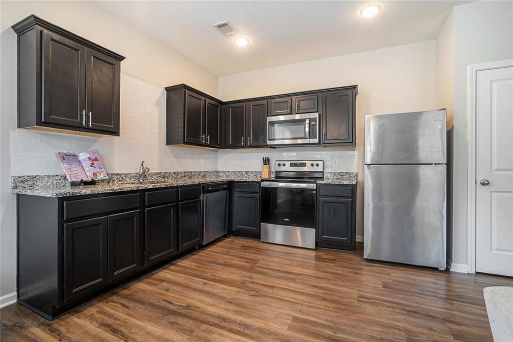 PARKSIDE @ TRAVERS CREEK - Residential