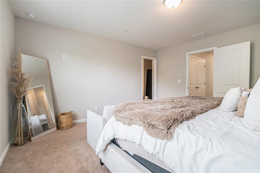 PARKSIDE @ TRAVERS CREEK - Residential