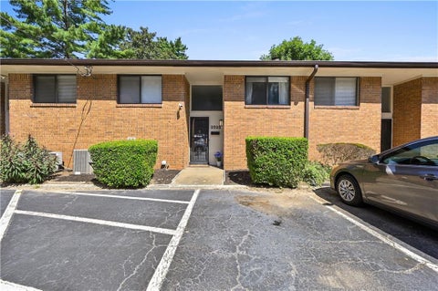 Condo For Sale - 2525 Bradford Square<br/> Atlanta, GA 30345
