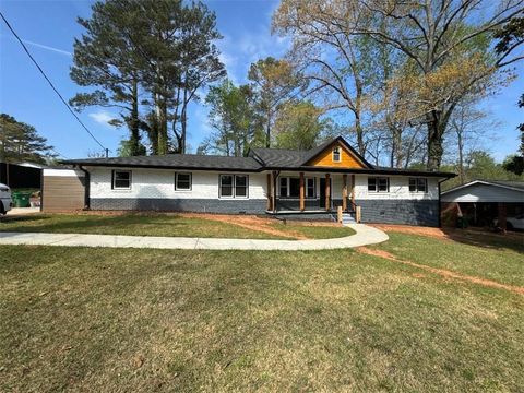 Homes For Sale - 1747 Glenhaven Circle<br/> Decatur, GA 30035