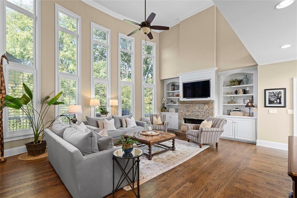 2728 Henderson Summit