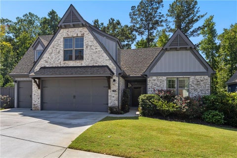 Homes For Sale - 195 Arbor Garden Circle<br/> Newnan, GA 30265