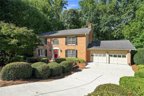 Homes For Sale - 113 Jamestown Court<br/> Lilburn, GA 30047