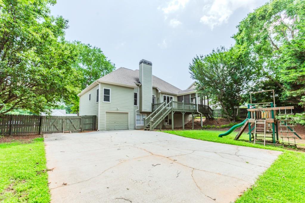 1122 Cayuga Court