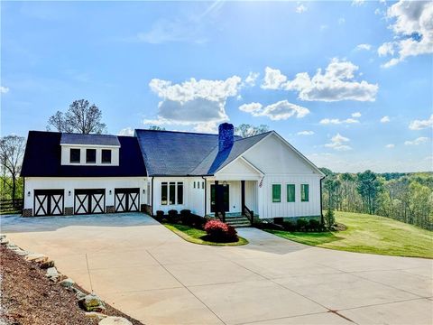Homes For Sale - 738 Overlook Trail<br/> Acworth, GA 30101