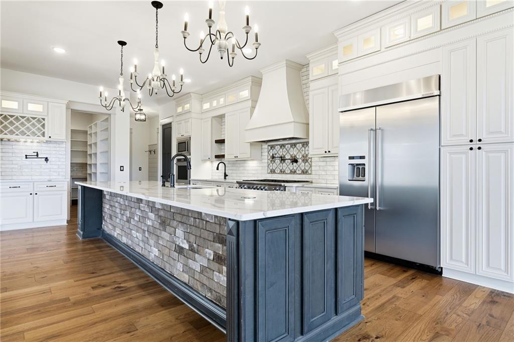 738 Overlook Trail