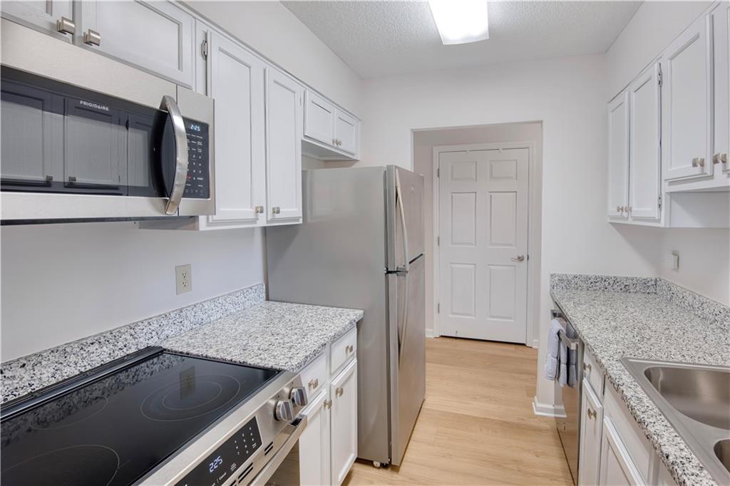 300 Johnson Ferry Road B406