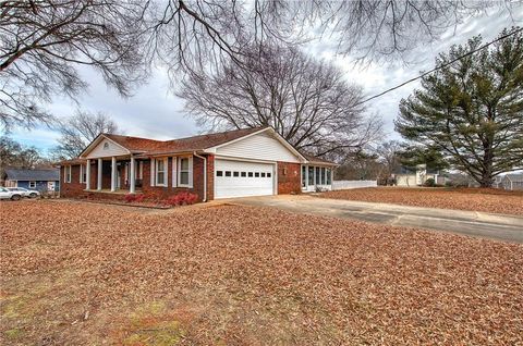 A home in Cartersville