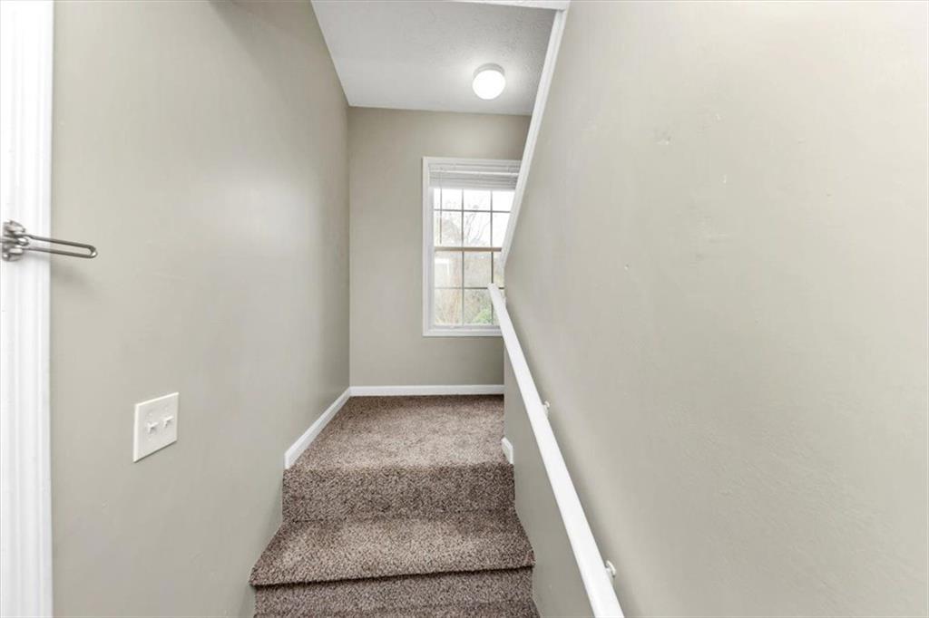 6422 Pinebark Way, Morrow, Georgia image 4