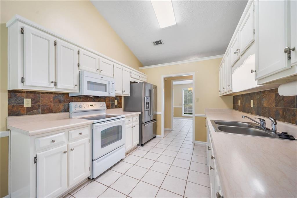 467 Ravinia Way, Lawrenceville, Georgia image 9