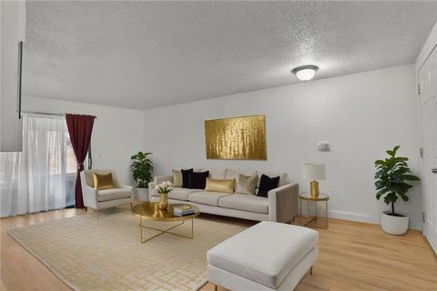 Condo For Sale - 814 Seasons Parkway<br/> Norcross, GA 30093