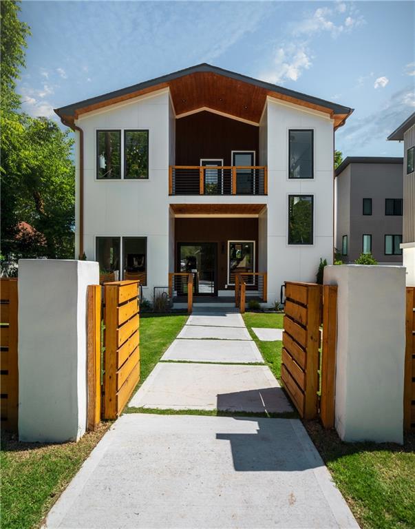 1927 Memorial Drive SE