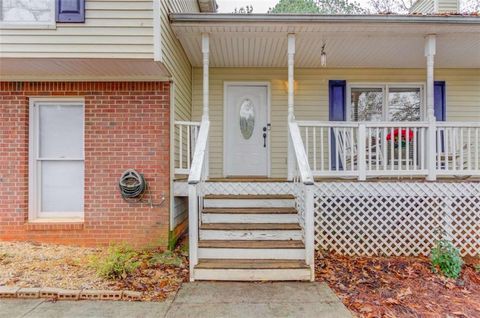 A home in Dacula