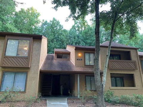 Condo For Sale - 913 Seasons Parkway<br/> Gwinnett County, Norcross, GA 30093