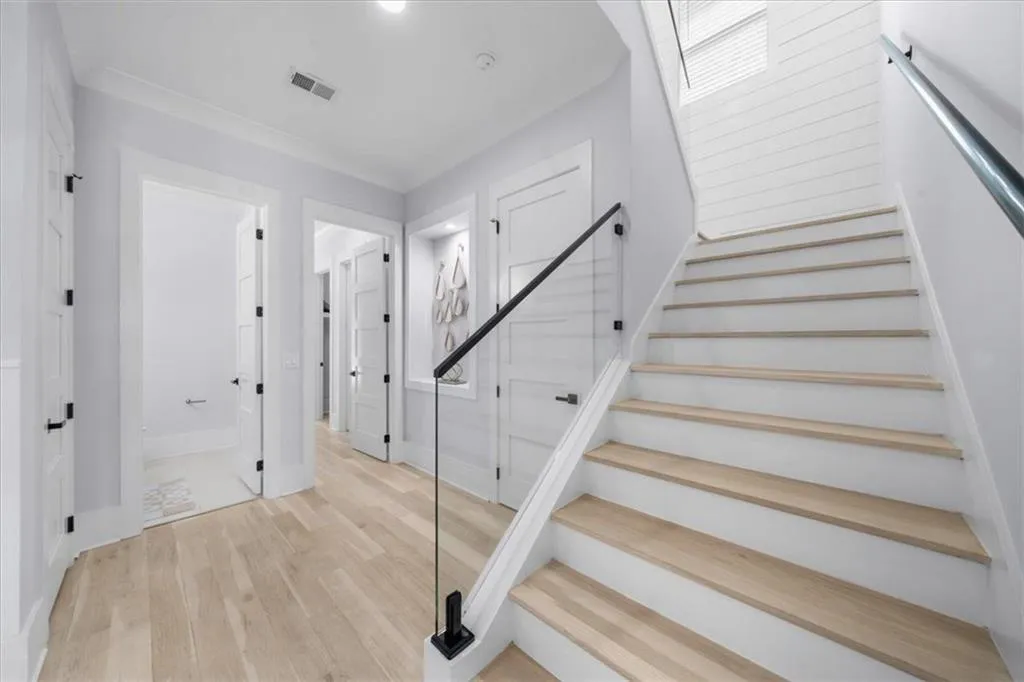 Loganville, Georgia 30052, United States, 5 Bedrooms Bedrooms, ,6 BathroomsBathrooms,Residential,Pending,132195