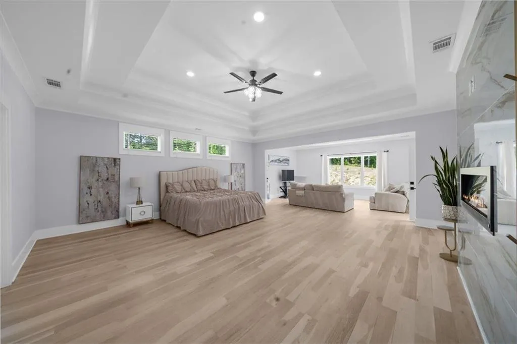 Loganville, Georgia 30052, United States, 5 Bedrooms Bedrooms, ,6 BathroomsBathrooms,Residential,Pending,132195