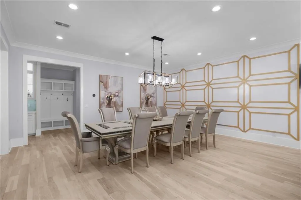 Loganville, Georgia 30052, United States, 5 Bedrooms Bedrooms, ,6 BathroomsBathrooms,Residential,Pending,132195