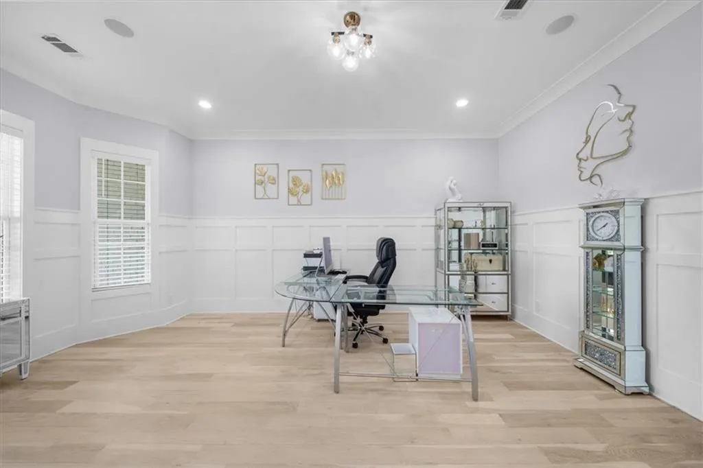 Loganville, Georgia 30052, United States, 5 Bedrooms Bedrooms, ,6 BathroomsBathrooms,Residential,Pending,132195