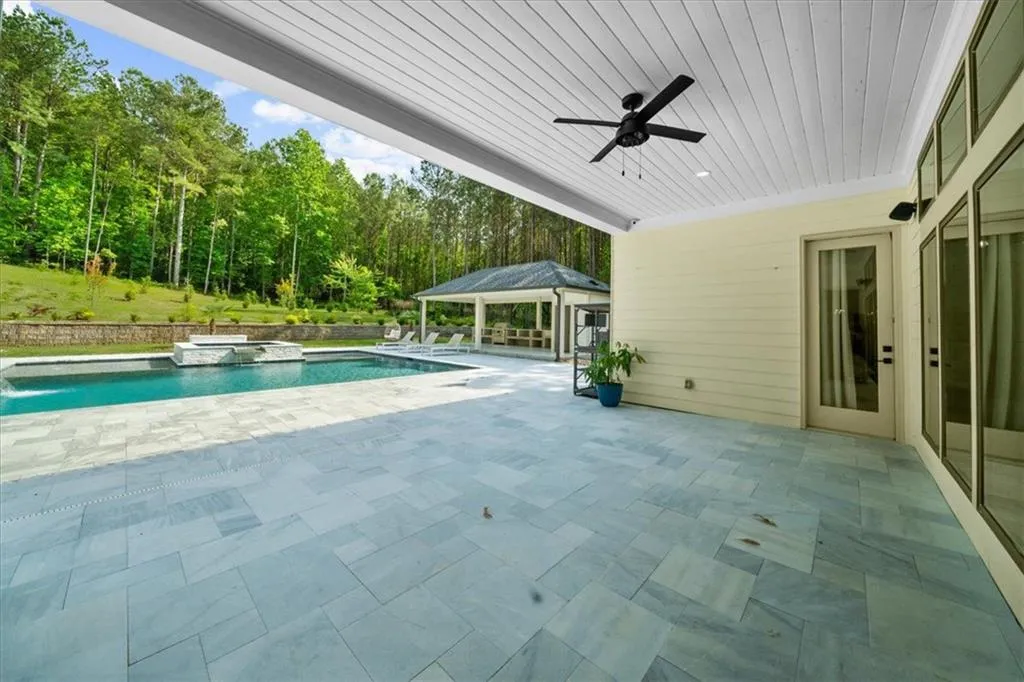 Loganville, Georgia 30052, United States, 5 Bedrooms Bedrooms, ,6 BathroomsBathrooms,Residential,Pending,132195